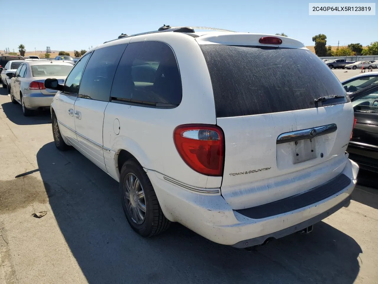 2005 Chrysler Town & Country Limited VIN: 2C4GP64LX5R123819 Lot: 67973334