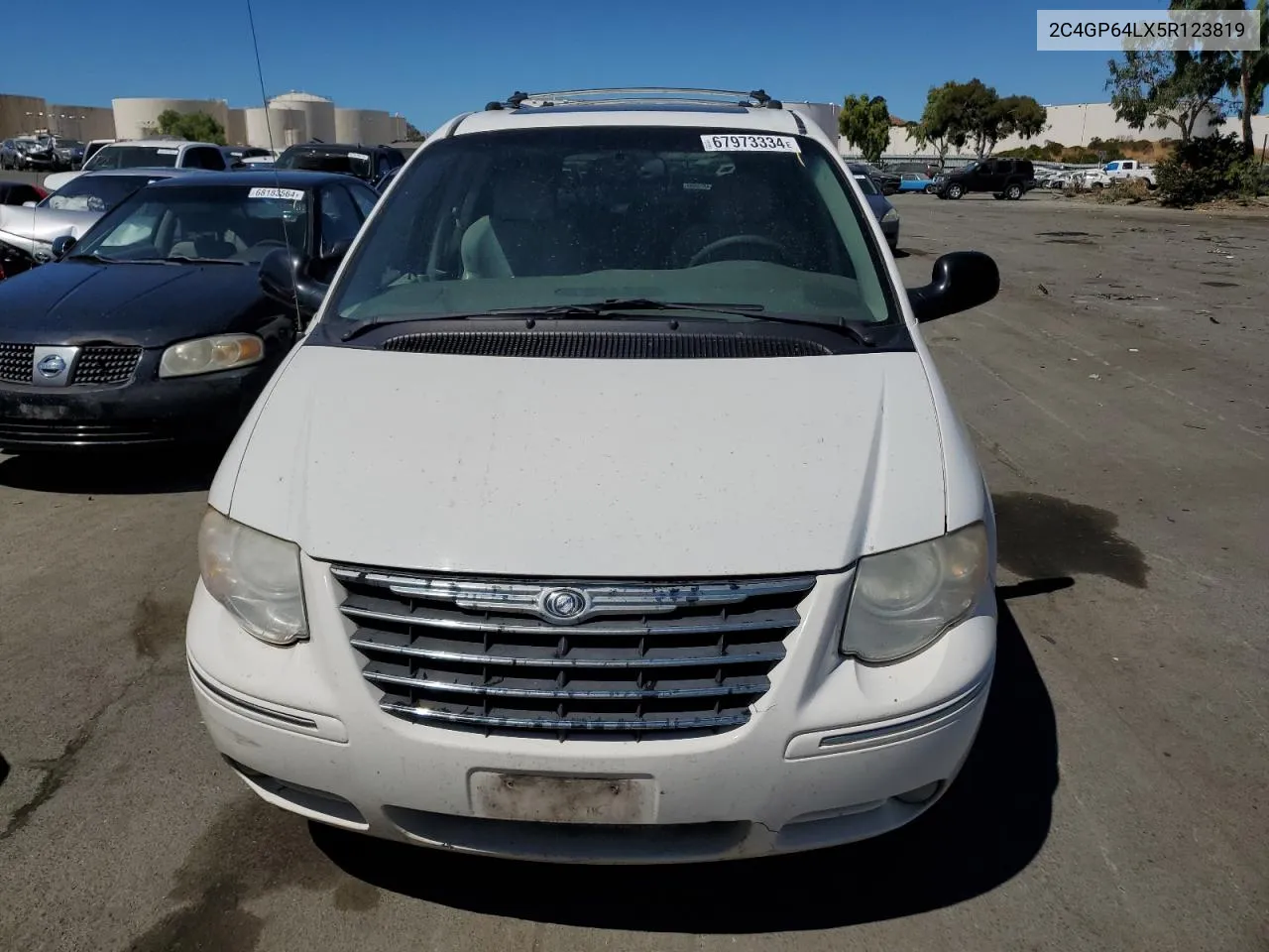 2005 Chrysler Town & Country Limited VIN: 2C4GP64LX5R123819 Lot: 67973334