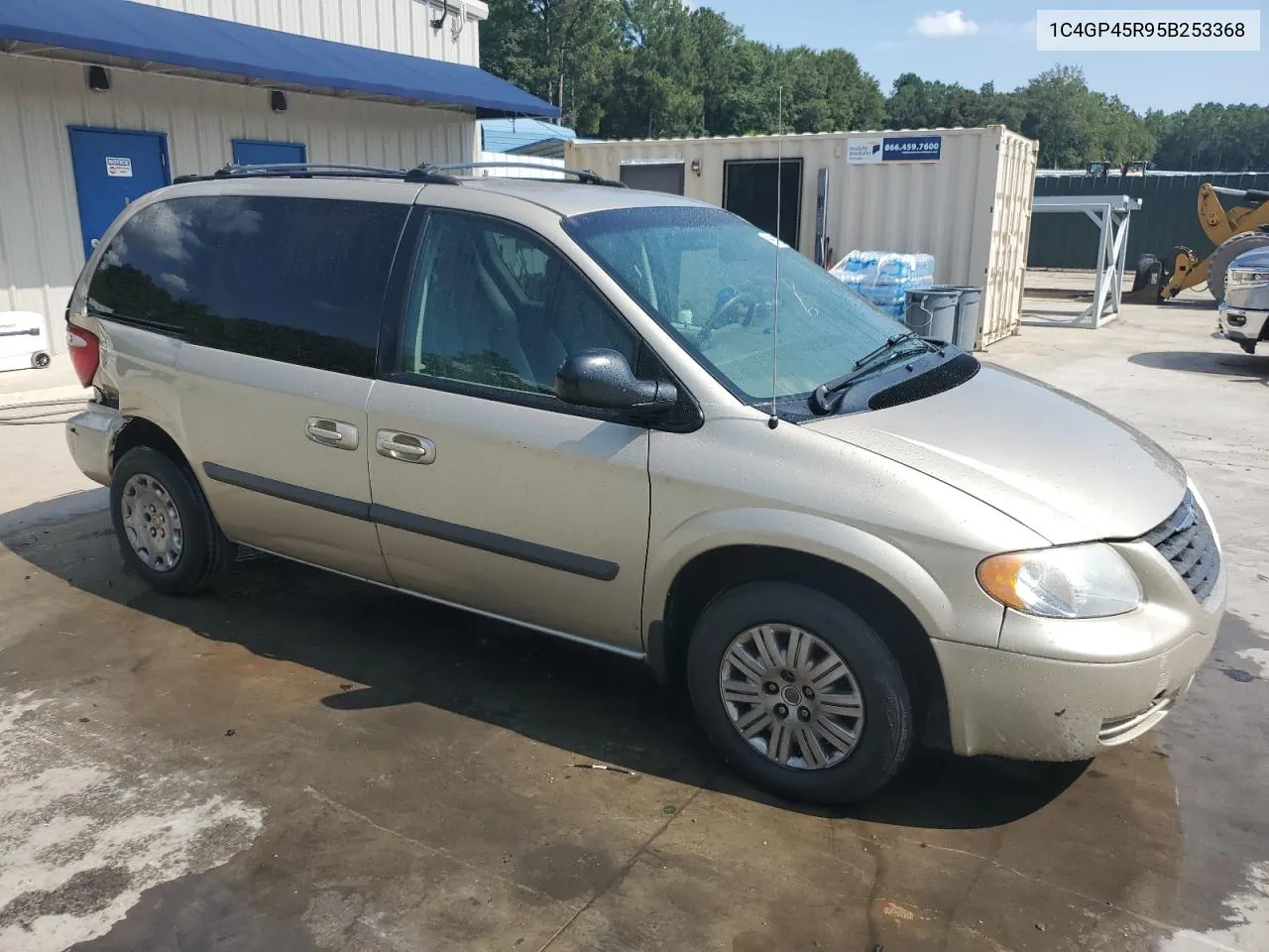 1C4GP45R95B253368 2005 Chrysler Town & Country