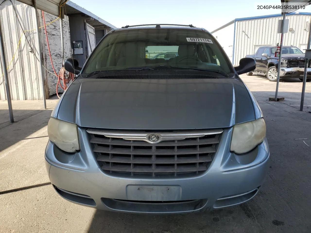 2005 Chrysler Town & Country Lx VIN: 2C4GP44R05R538110 Lot: 69721174