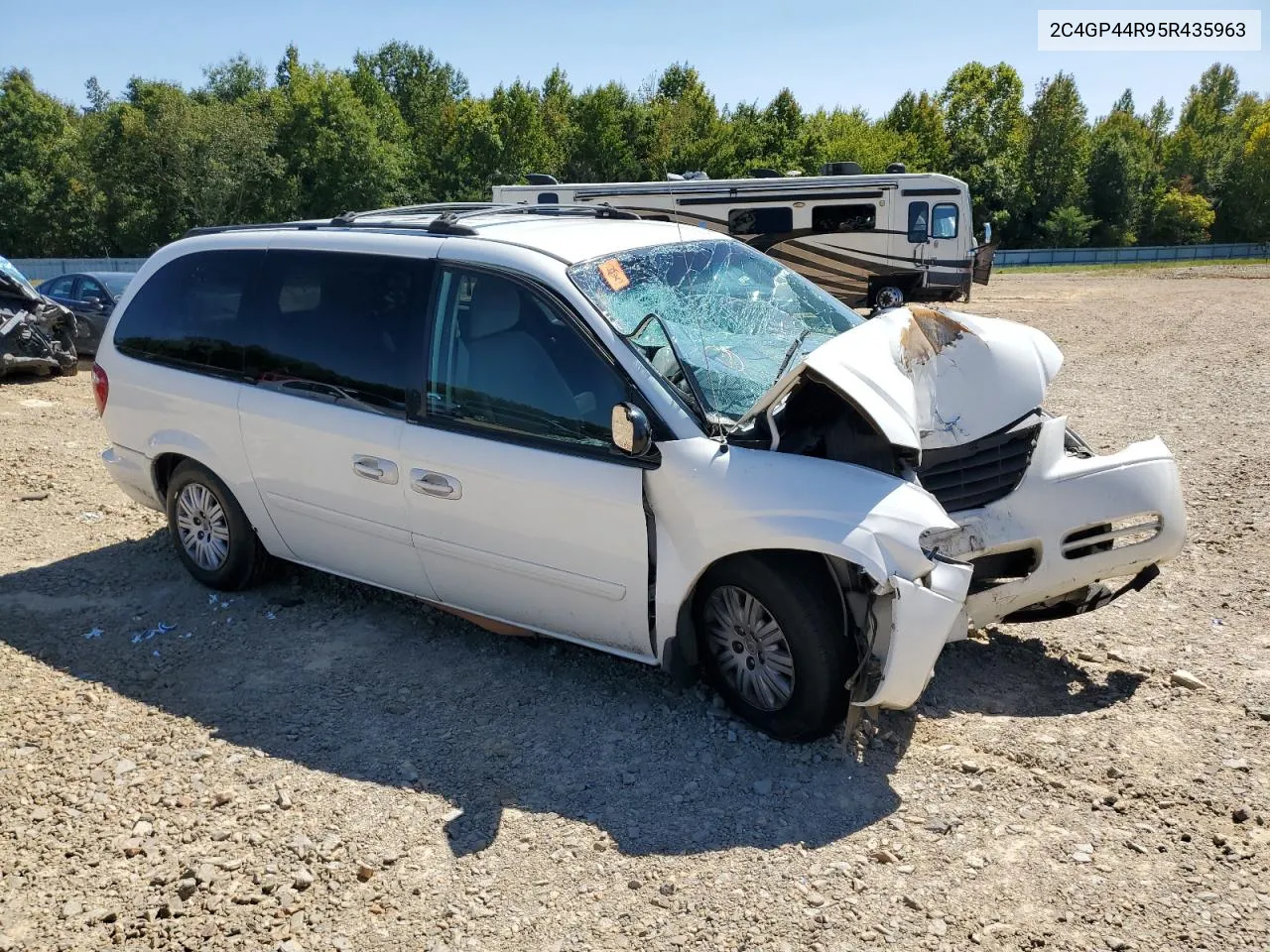 2005 Chrysler Town & Country Lx VIN: 2C4GP44R95R435963 Lot: 70632814