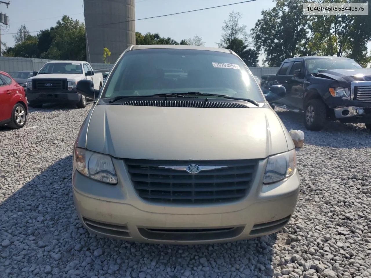 1C4GP45R85B440875 2005 Chrysler Town & Country