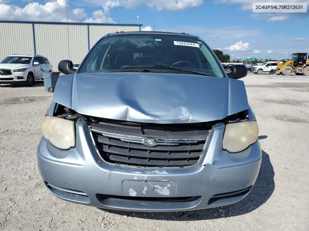 2005 Chrysler Town & Country Touring VIN: 2C4GP54L75R212631 Lot: 73825424