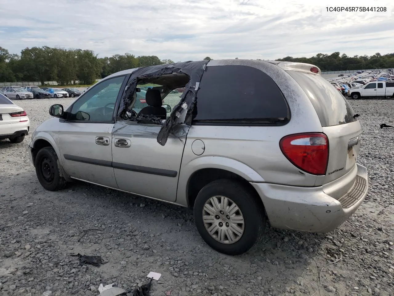 2005 Chrysler Town & Country VIN: 1C4GP45R75B441208 Lot: 74427474