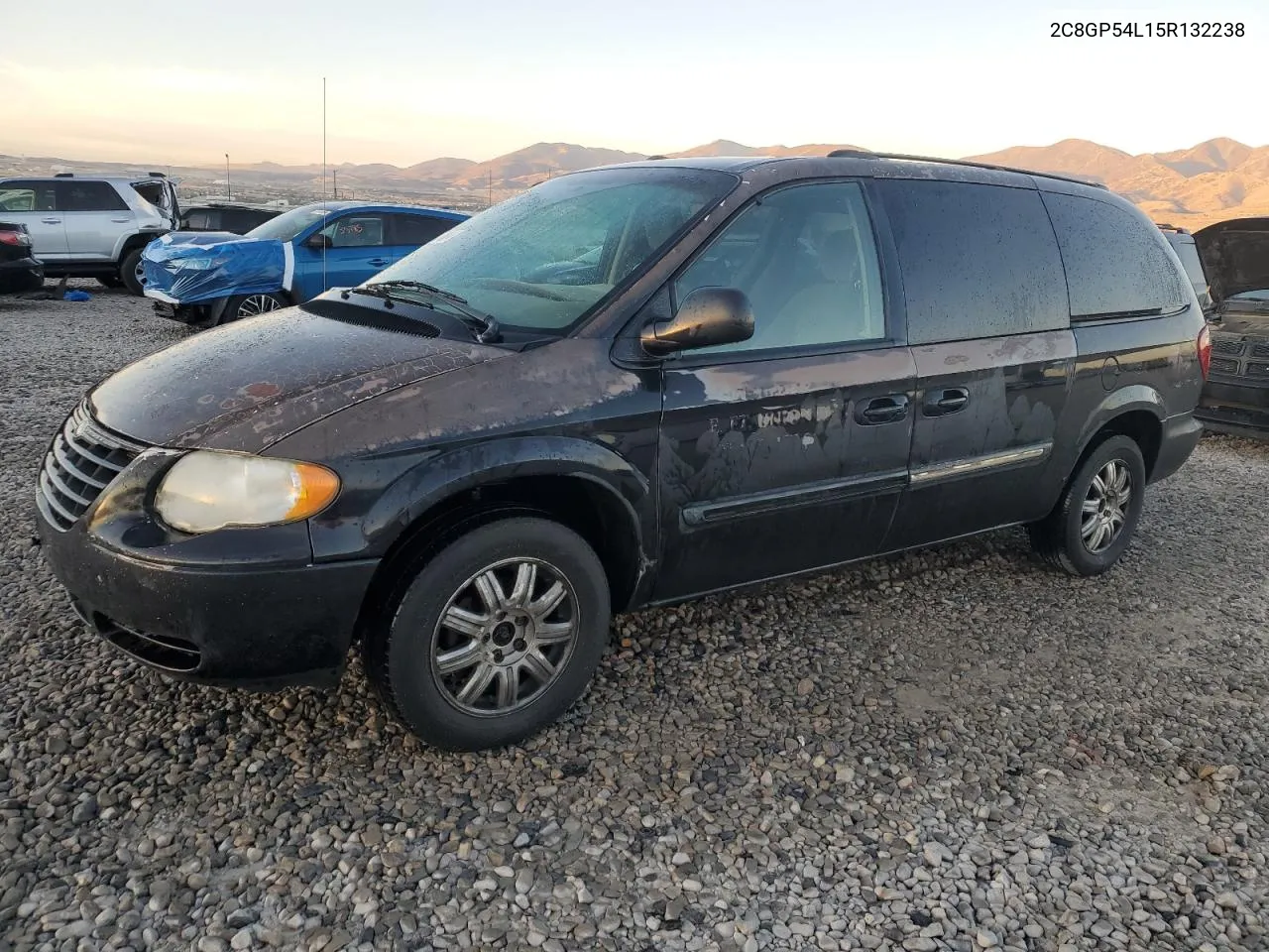 2005 Chrysler Town & Country Touring VIN: 2C8GP54L15R132238 Lot: 74849654