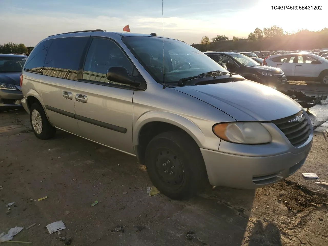 2005 Chrysler Town & Country VIN: 1C4GP45R05B431202 Lot: 75227334