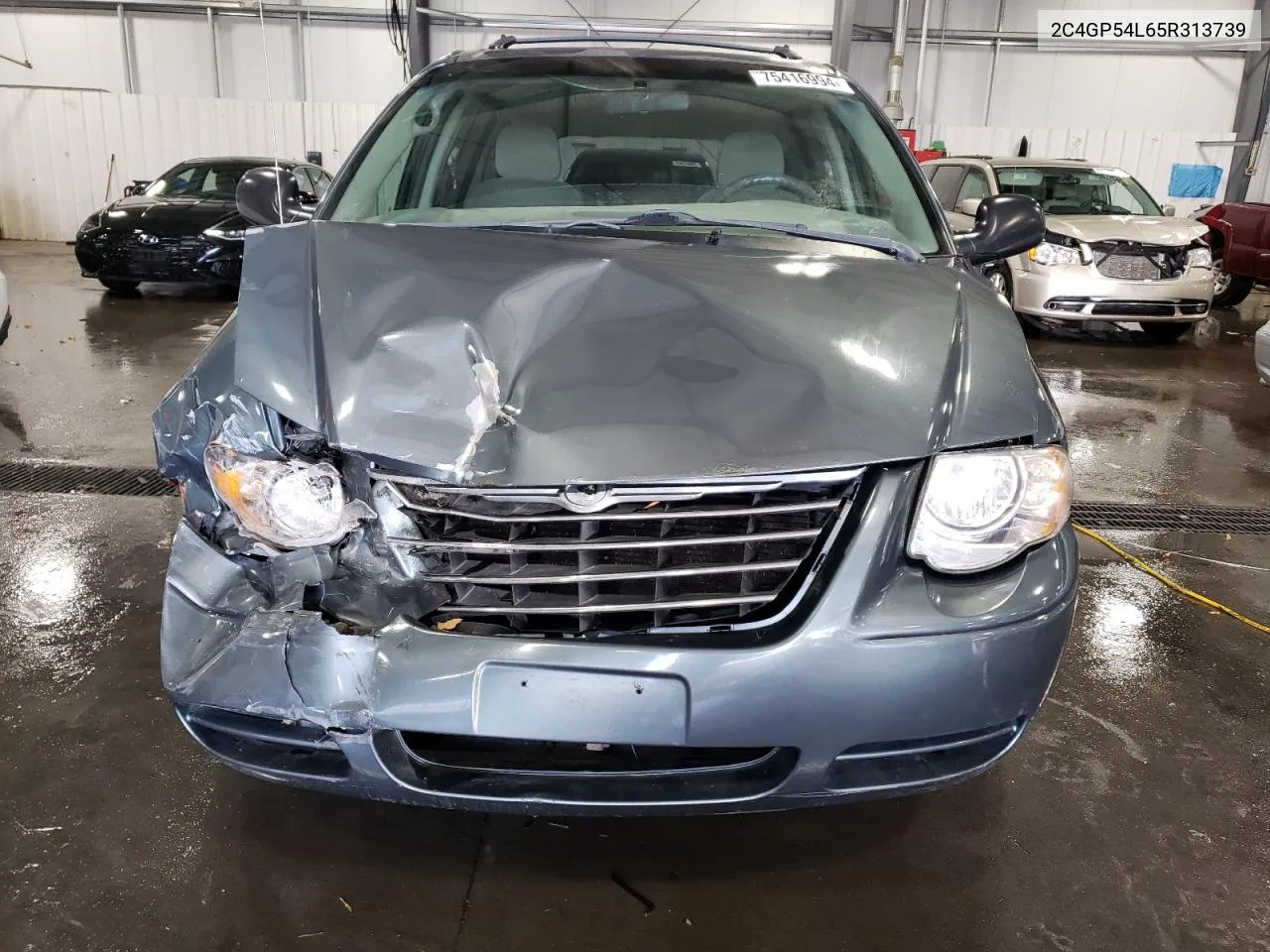 2005 Chrysler Town & Country Touring VIN: 2C4GP54L65R313739 Lot: 75416994