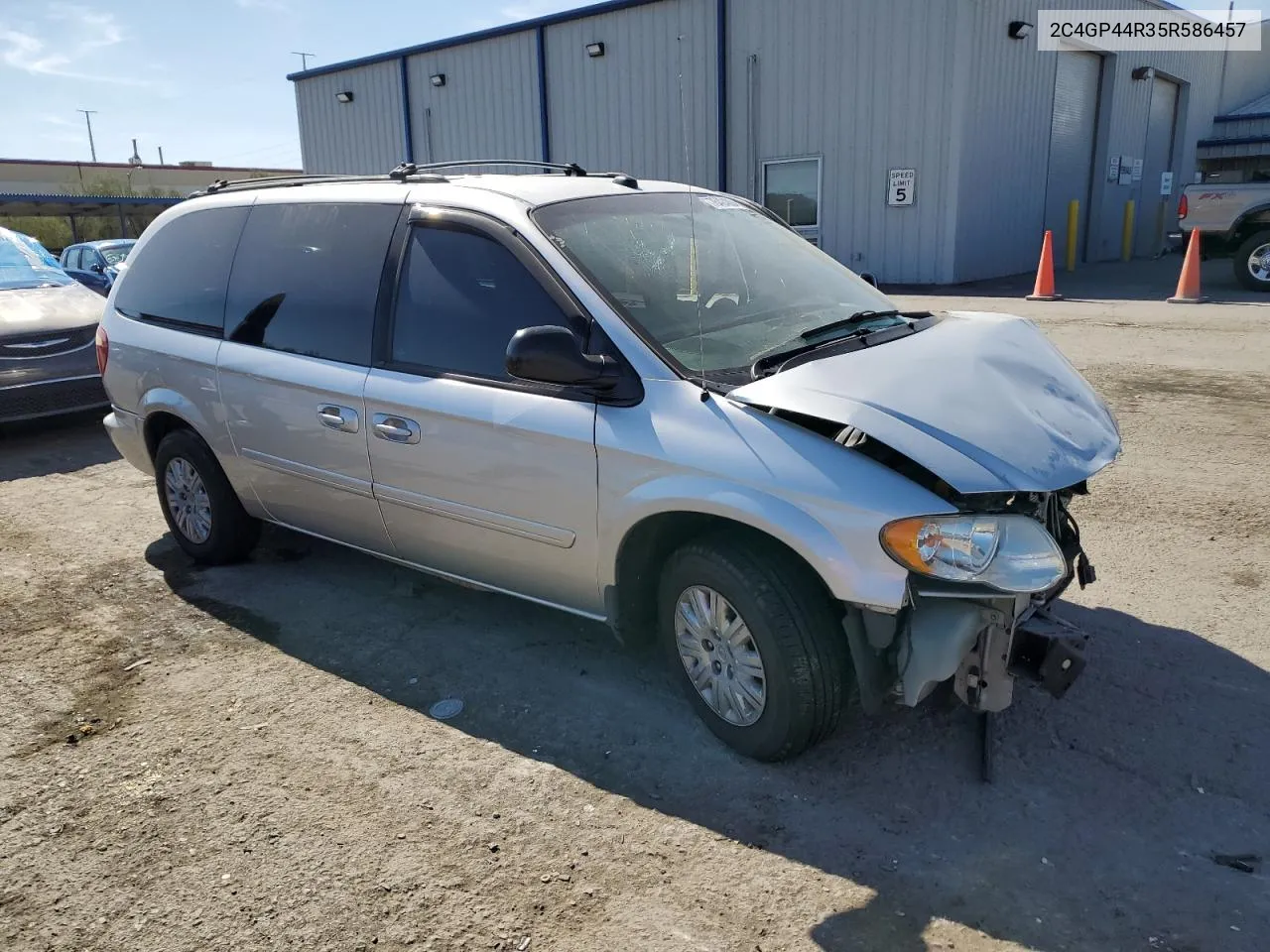 2005 Chrysler Town & Country Lx VIN: 2C4GP44R35R586457 Lot: 76424004