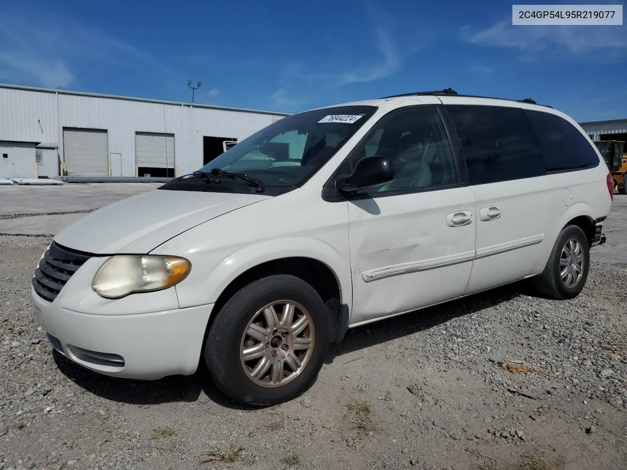 2005 Chrysler Town & Country Touring VIN: 2C4GP54L95R219077 Lot: 76844224