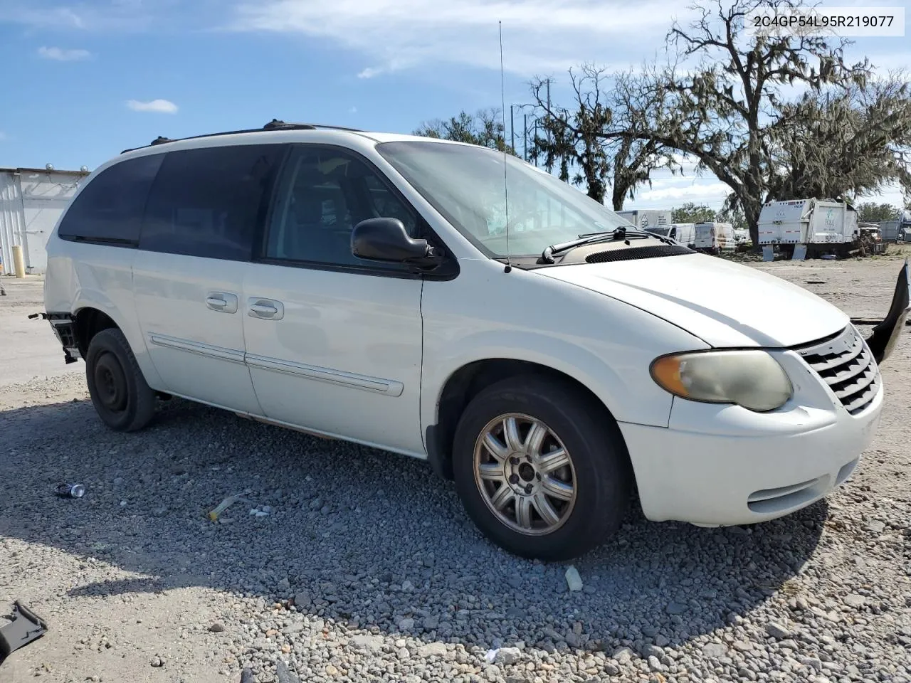 2005 Chrysler Town & Country Touring VIN: 2C4GP54L95R219077 Lot: 76844224