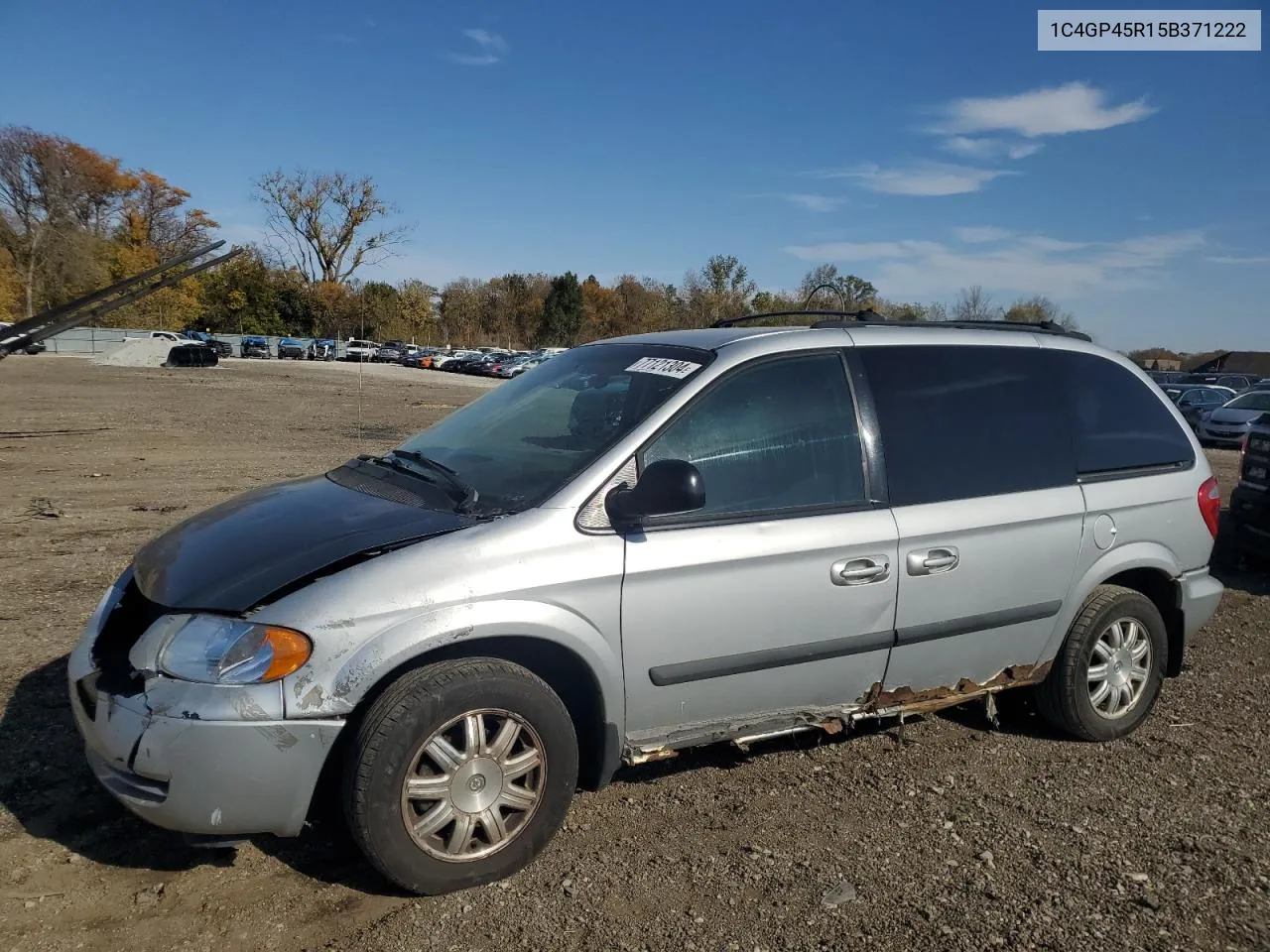 2005 Chrysler Town & Country VIN: 1C4GP45R15B371222 Lot: 77121304