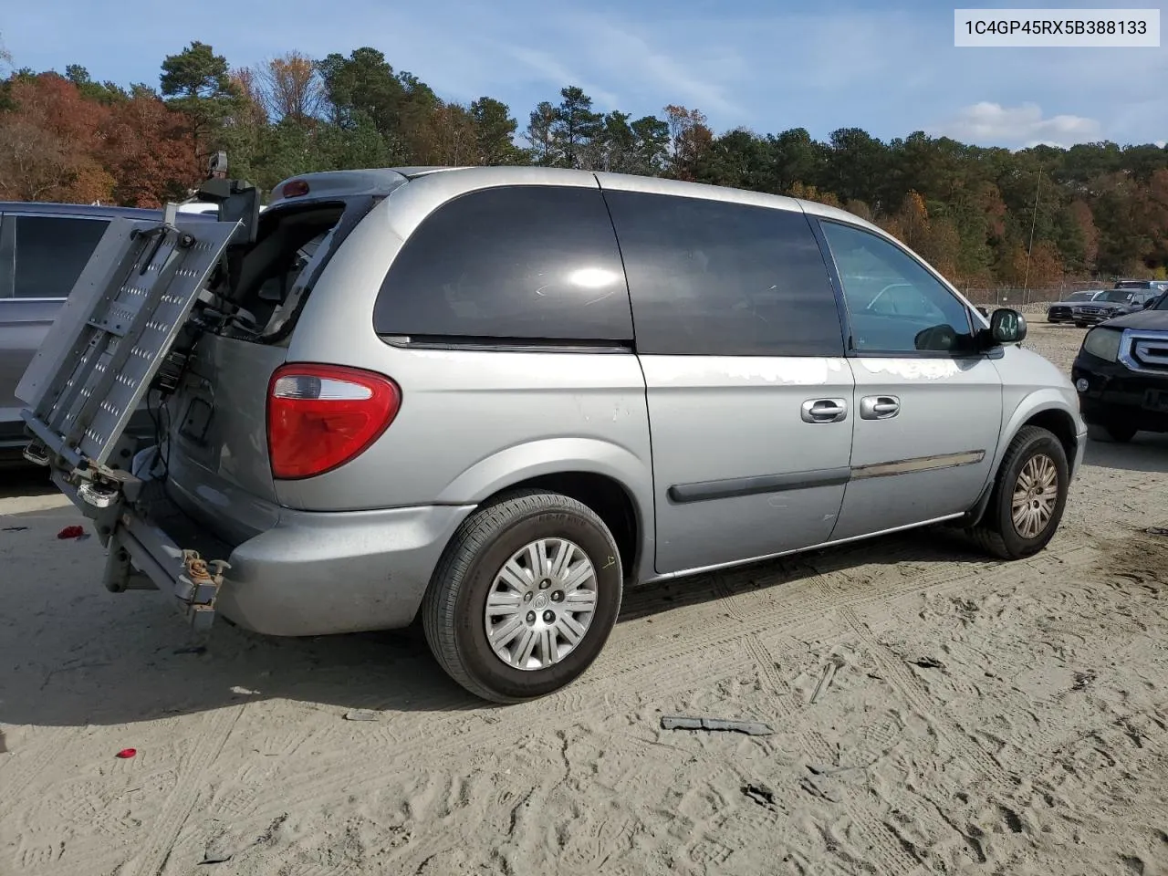 2005 Chrysler Town & Country VIN: 1C4GP45RX5B388133 Lot: 78796724