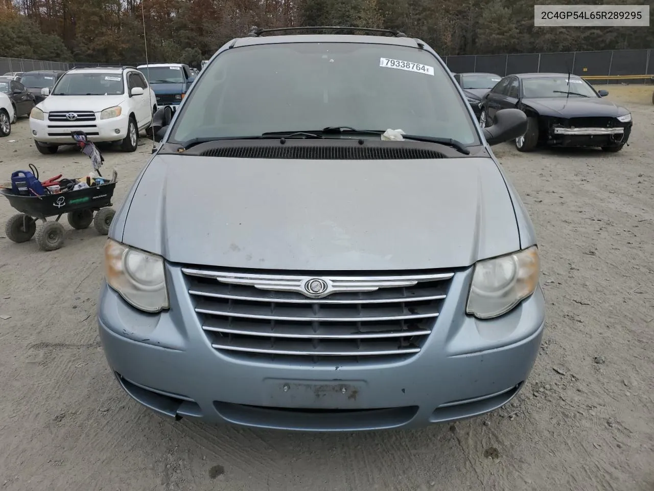 2005 Chrysler Town & Country Touring VIN: 2C4GP54L65R289295 Lot: 79338764