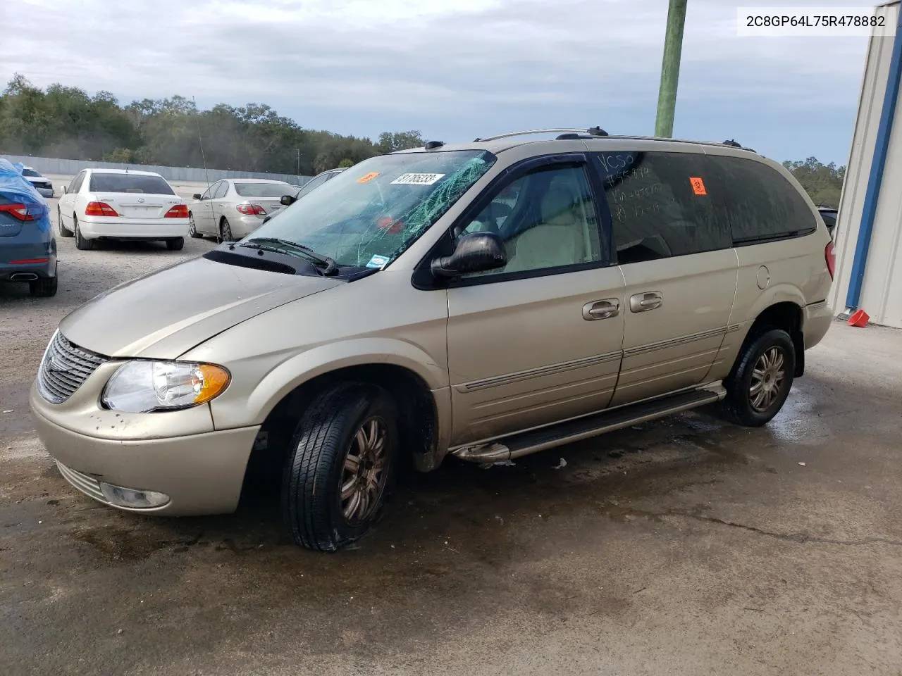 2C8GP64L75R478882 2005 Chrysler Town & Country Limited