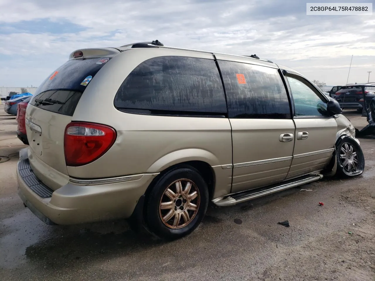 2C8GP64L75R478882 2005 Chrysler Town & Country Limited