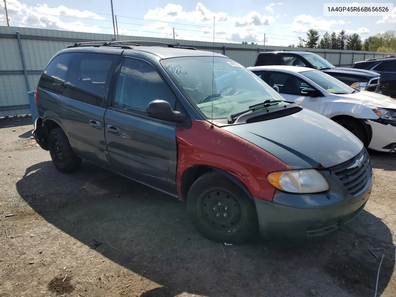 2006 Chrysler Town & Country VIN: 1A4GP45R66B656526 Lot: 52087403