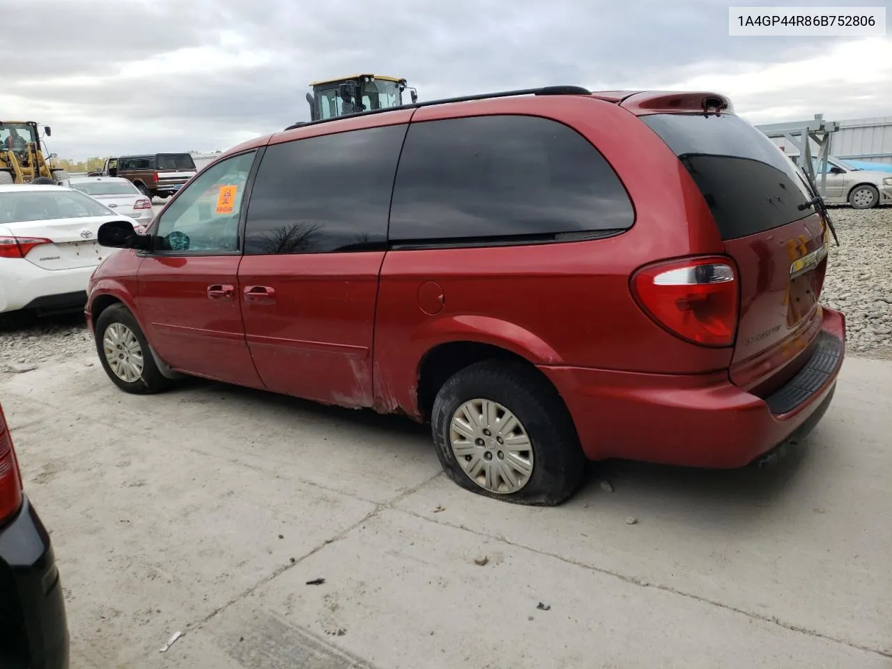 2006 Chrysler Town & Country Lx VIN: 1A4GP44R86B752806 Lot: 52394904