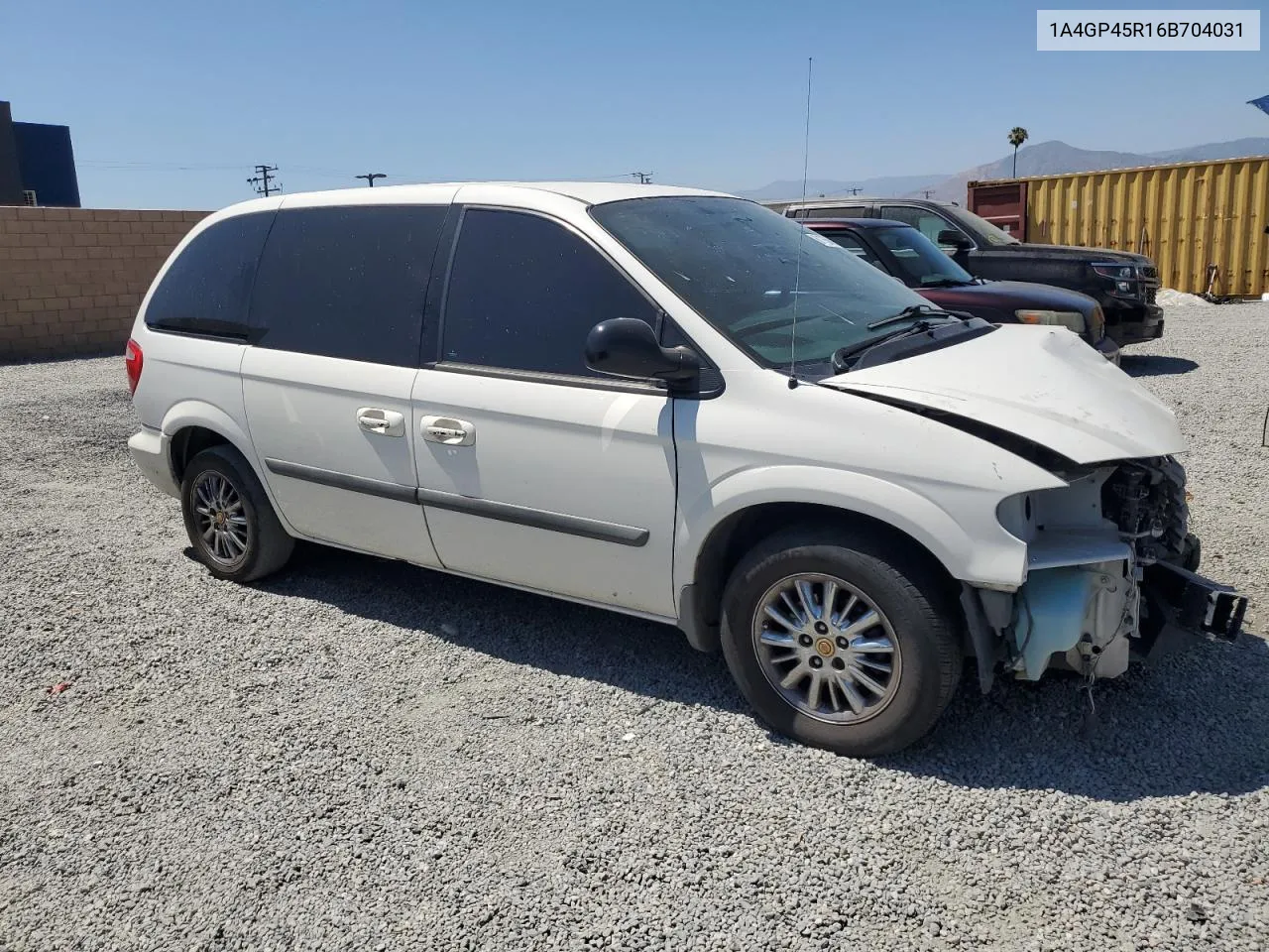 2006 Chrysler Town & Country VIN: 1A4GP45R16B704031 Lot: 61756814