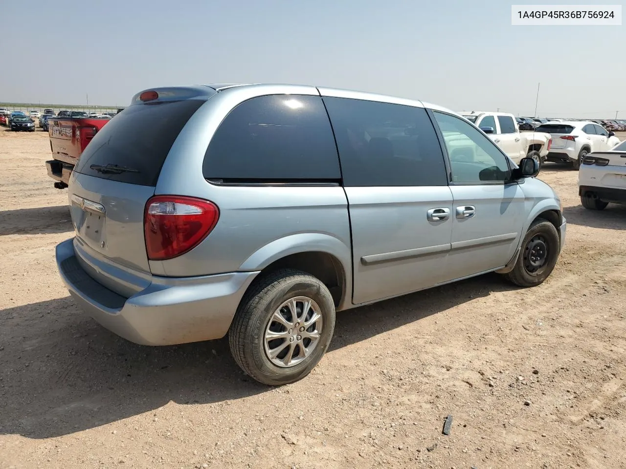 2006 Chrysler Town & Country VIN: 1A4GP45R36B756924 Lot: 64457234