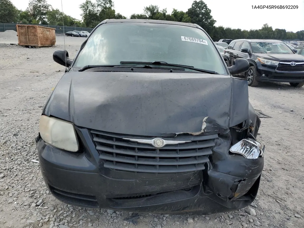 1A4GP45R96B692209 2006 Chrysler Town & Country