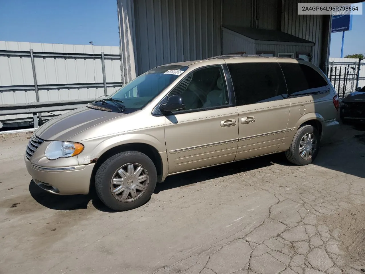 2A4GP64L96R798654 2006 Chrysler Town & Country Limited