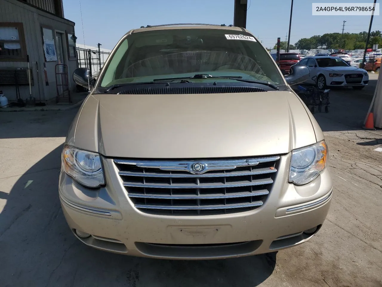 2A4GP64L96R798654 2006 Chrysler Town & Country Limited