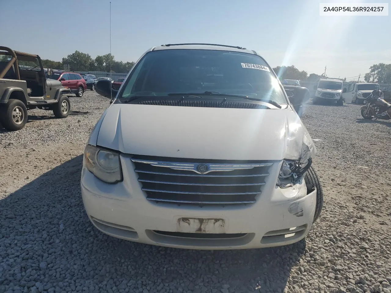 2006 Chrysler Town & Country Touring VIN: 2A4GP54L36R924257 Lot: 70743884