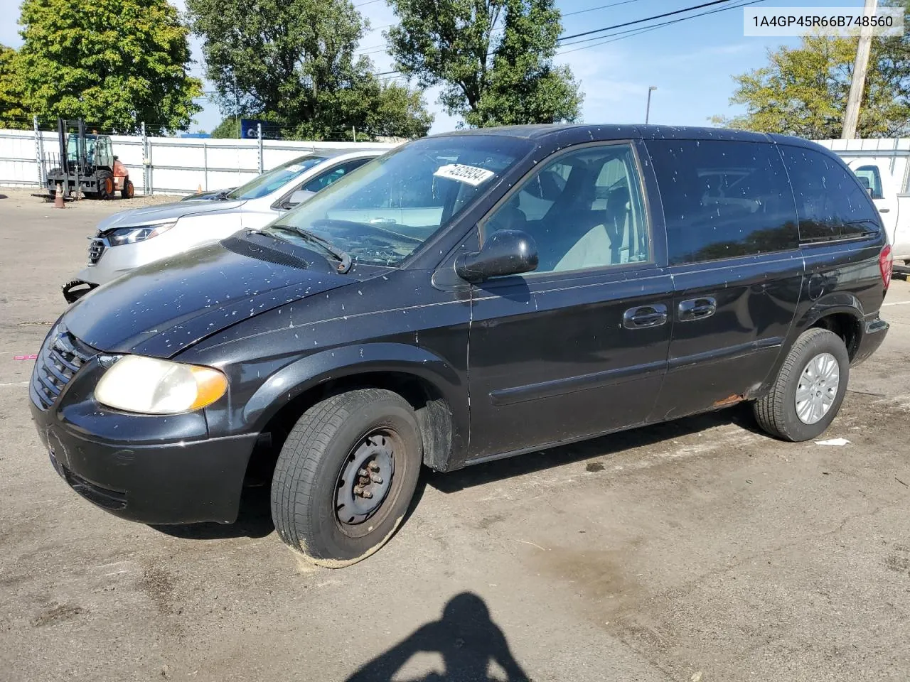 2006 Chrysler Town & Country VIN: 1A4GP45R66B748560 Lot: 74528934