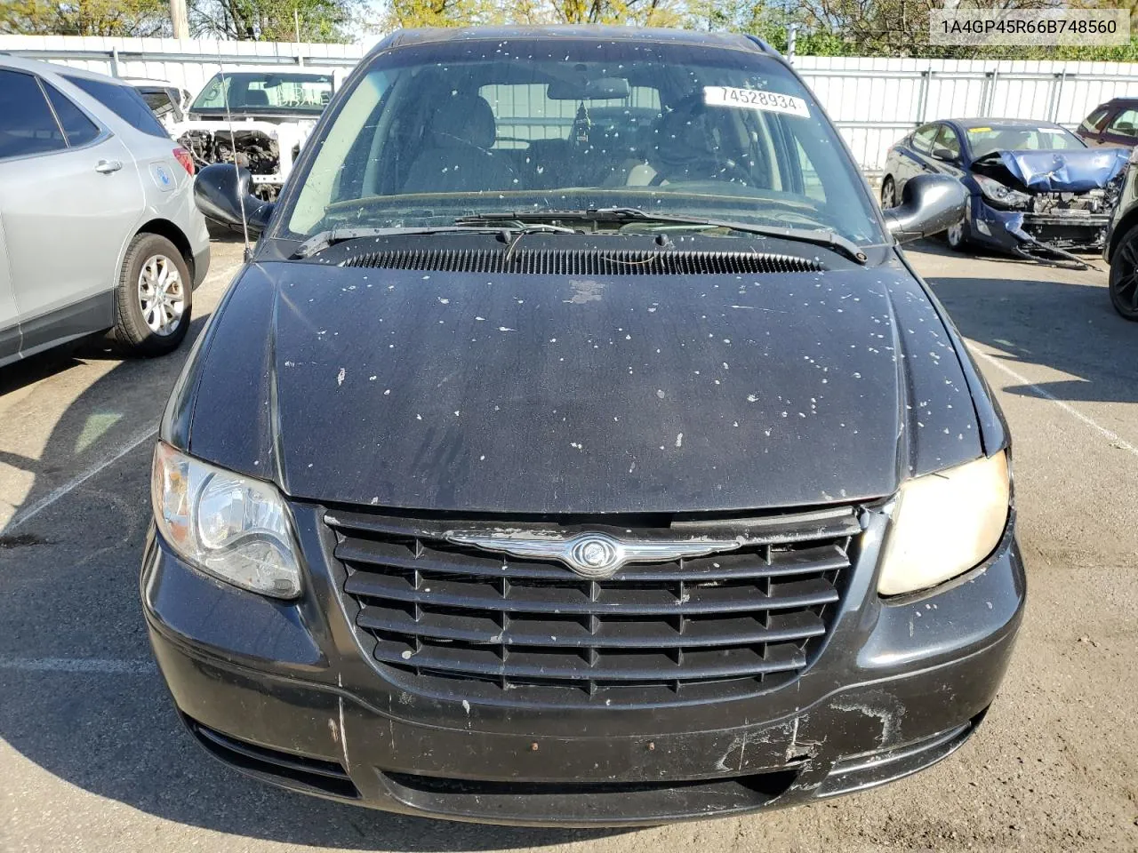 2006 Chrysler Town & Country VIN: 1A4GP45R66B748560 Lot: 74528934