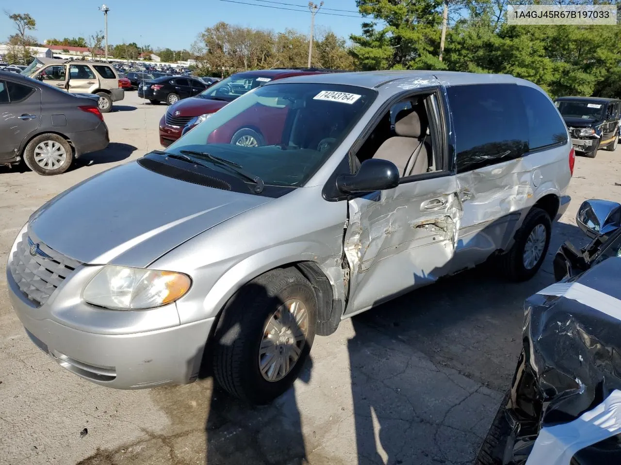 2007 Chrysler Town & Country Lx VIN: 1A4GJ45R67B197033 Lot: 74243764