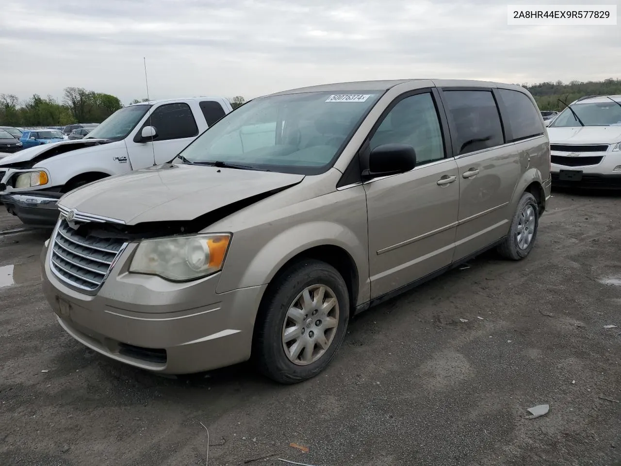 2009 Chrysler Town & Country Lx VIN: 2A8HR44EX9R577829 Lot: 50076374