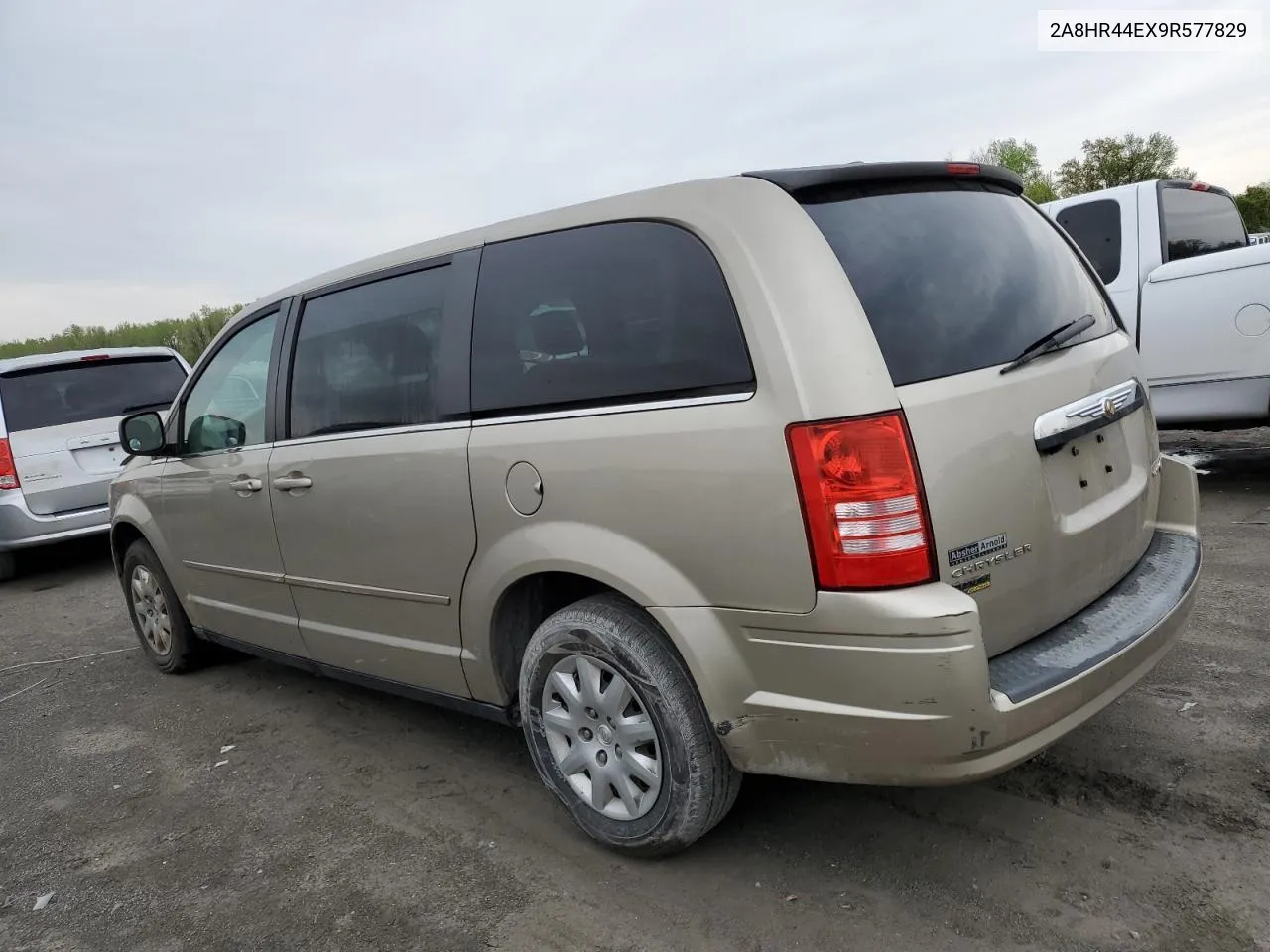 2009 Chrysler Town & Country Lx VIN: 2A8HR44EX9R577829 Lot: 50076374