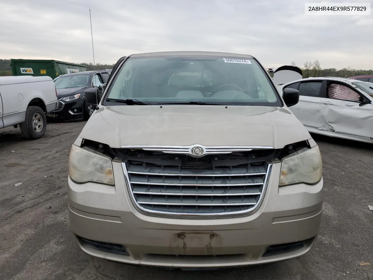 2009 Chrysler Town & Country Lx VIN: 2A8HR44EX9R577829 Lot: 50076374