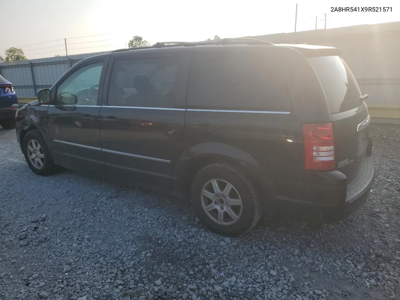 2A8HR541X9R521571 2009 Chrysler Town & Country Touring