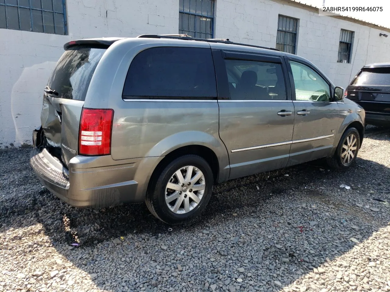 2A8HR54199R646075 2009 Chrysler Town & Country Touring