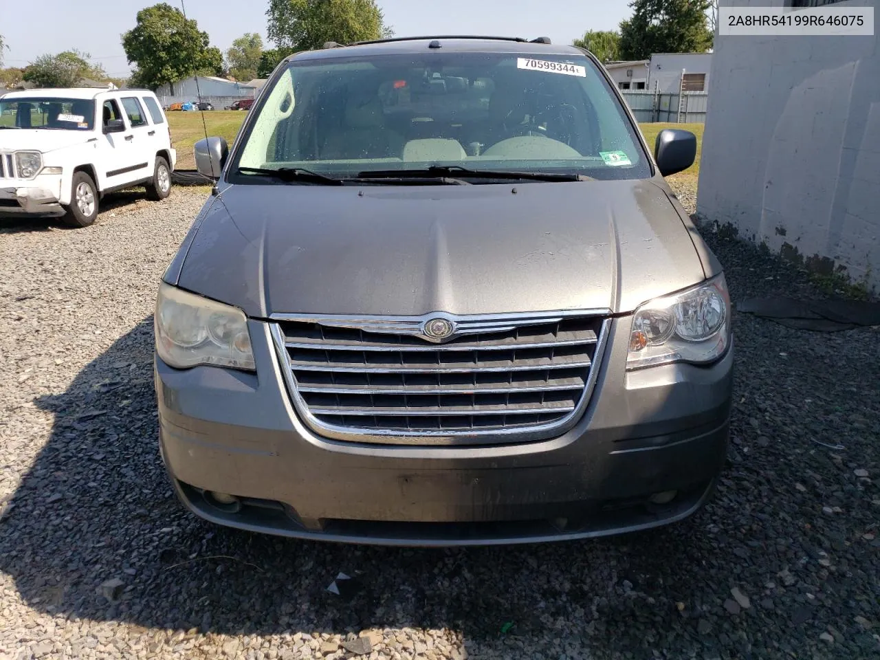 2A8HR54199R646075 2009 Chrysler Town & Country Touring