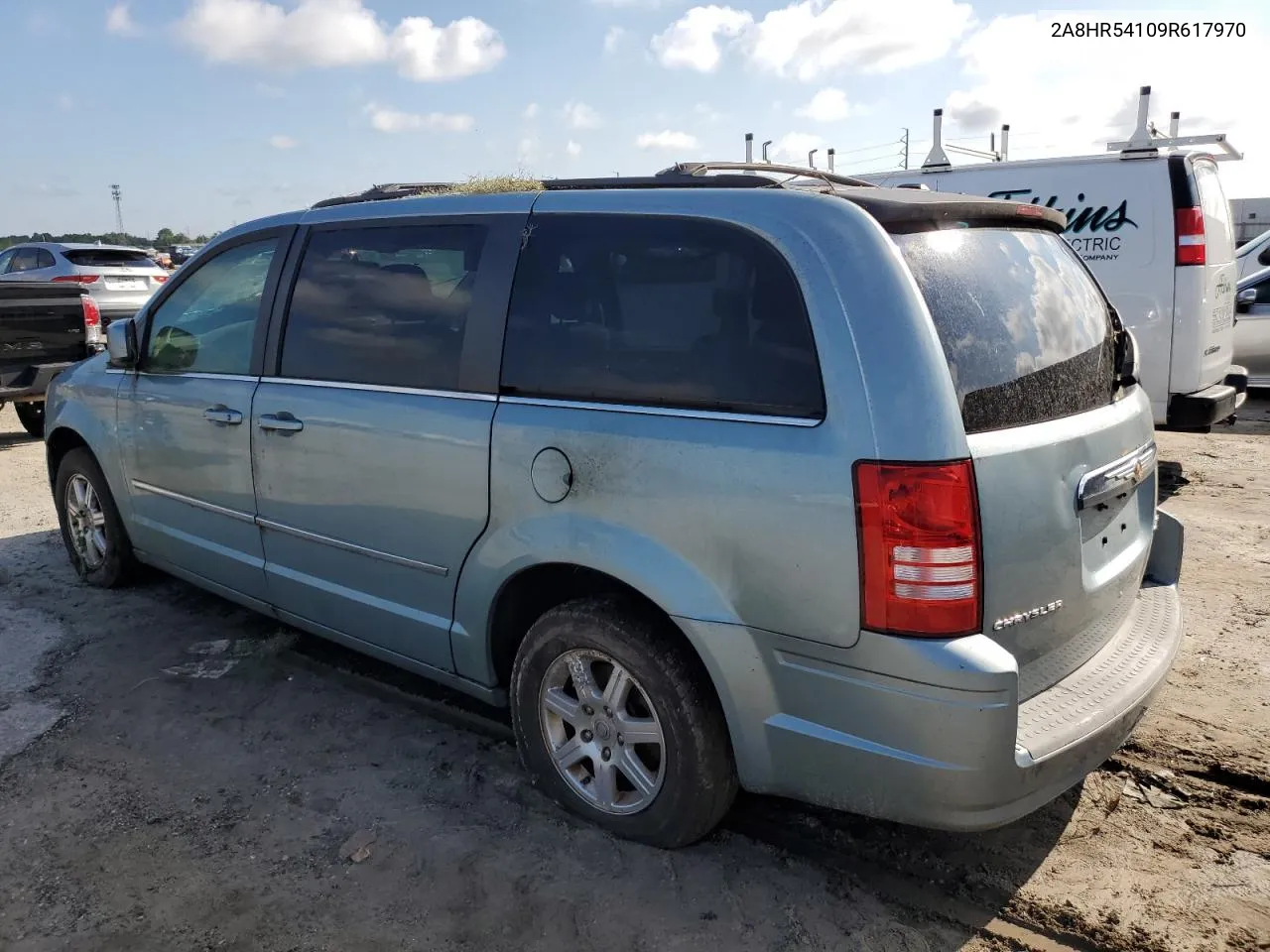 2009 Chrysler Town & Country Touring VIN: 2A8HR54109R617970 Lot: 72179264