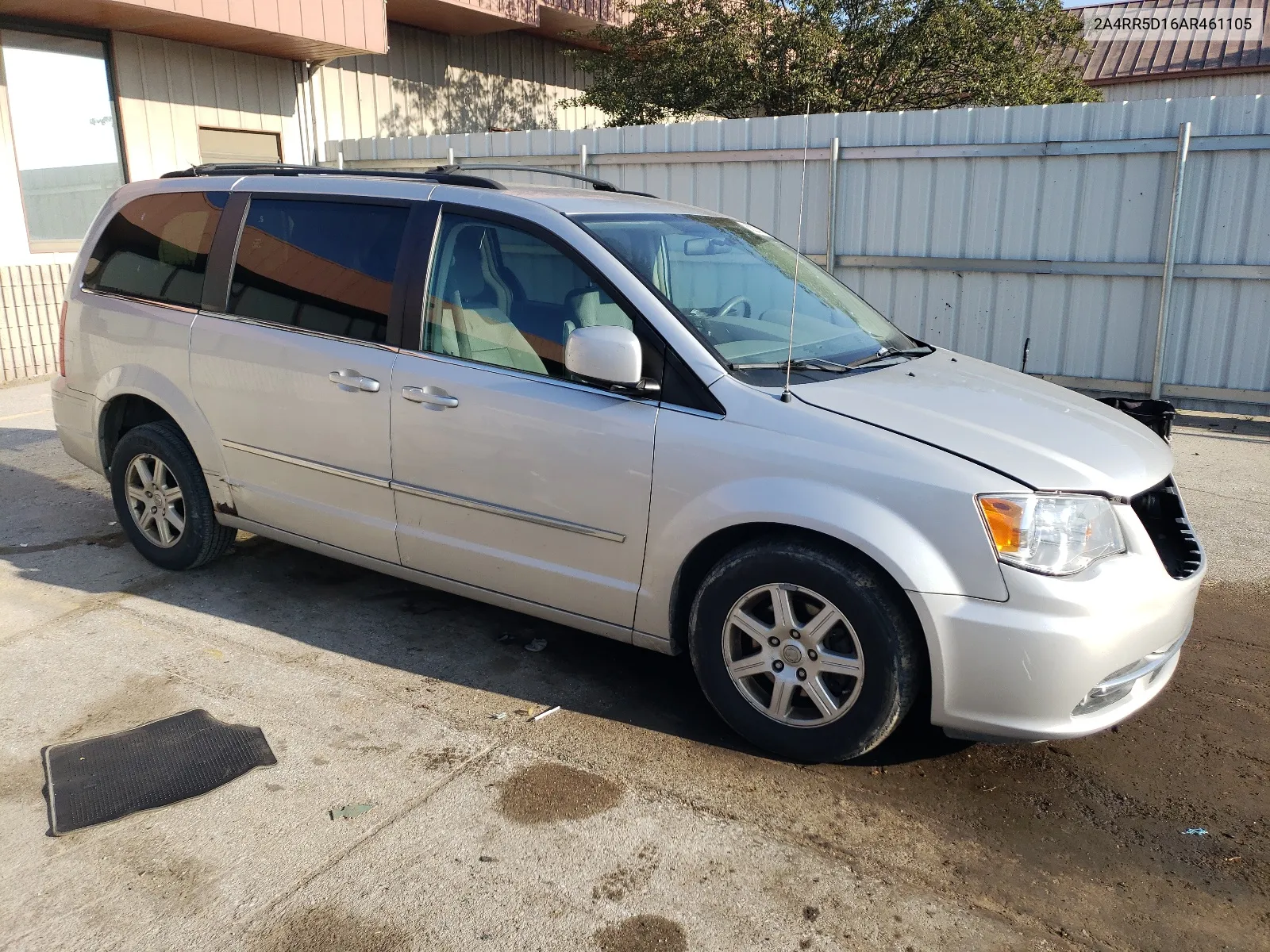 2A4RR5D16AR461105 2010 Chrysler Town & Country Touring