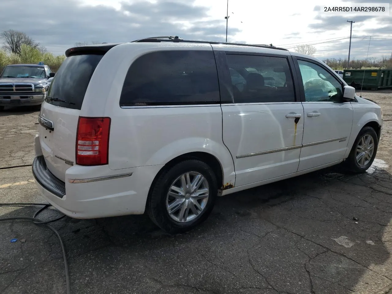 2010 Chrysler Town & Country Touring VIN: 2A4RR5D14AR298678 Lot: 73079964