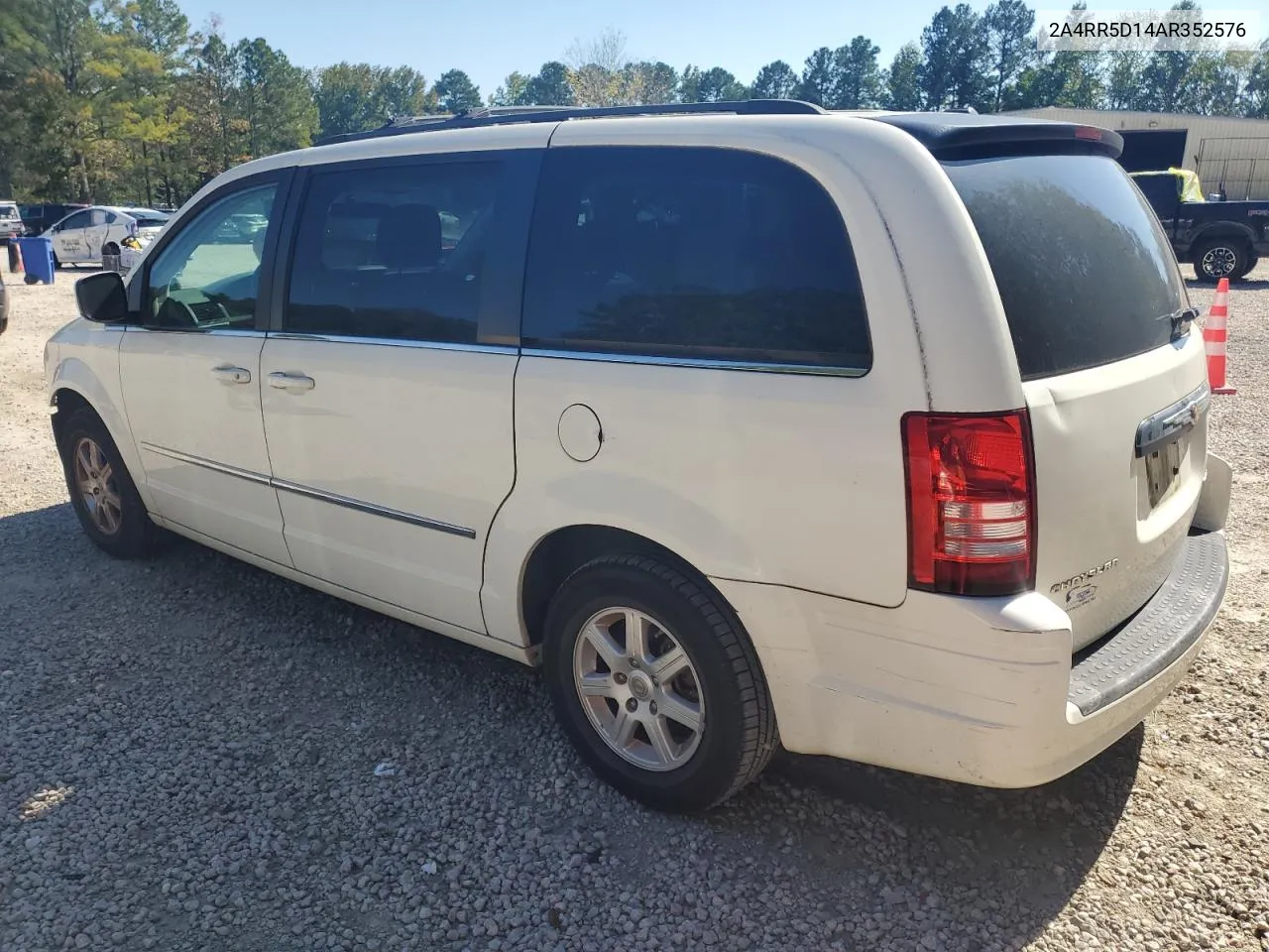 2010 Chrysler Town & Country Touring VIN: 2A4RR5D14AR352576 Lot: 74182454