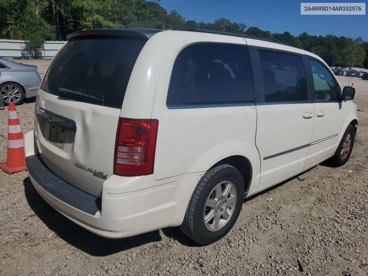 2010 Chrysler Town & Country Touring VIN: 2A4RR5D14AR352576 Lot: 74182454