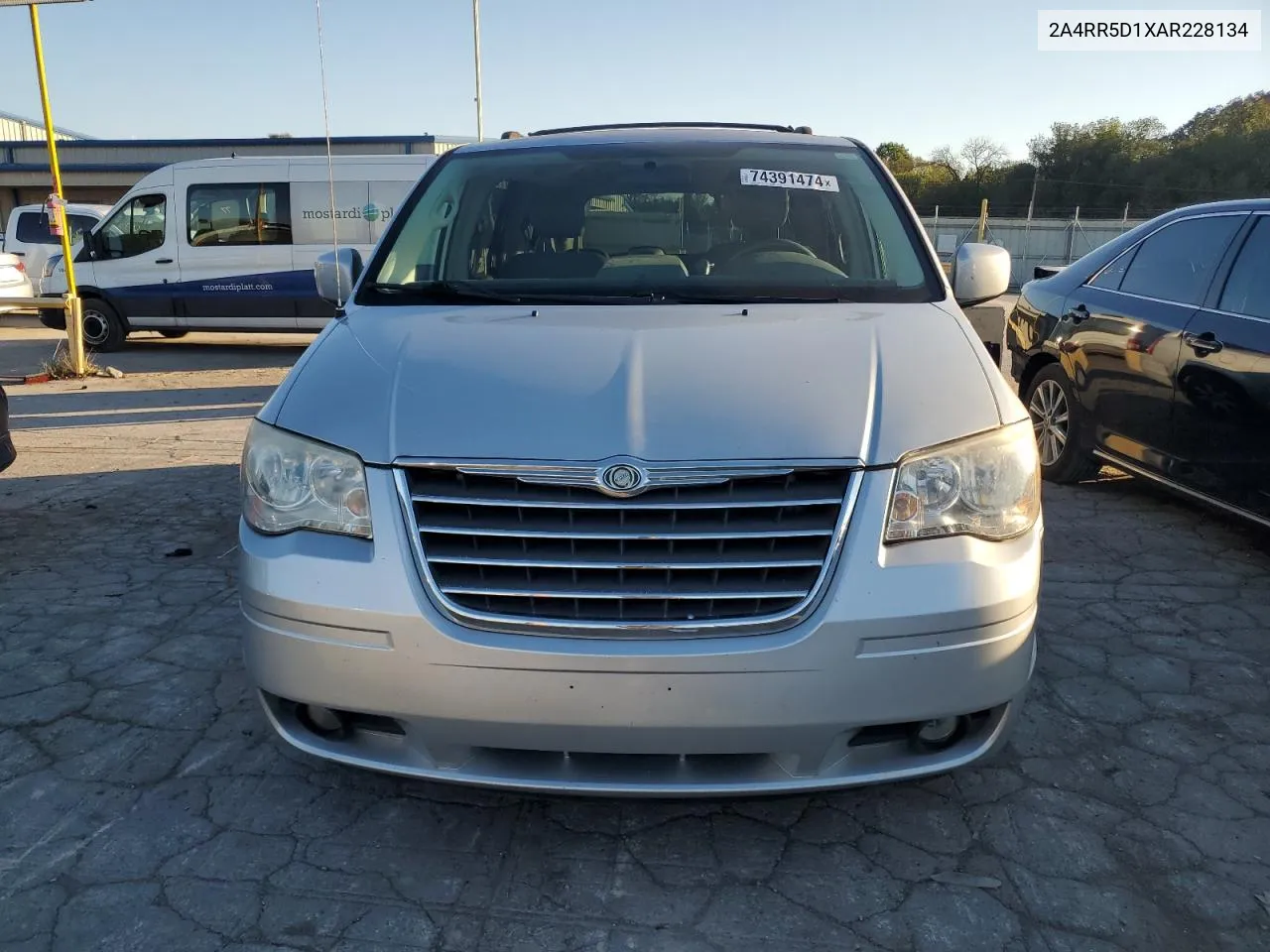 2010 Chrysler Town & Country Touring VIN: 2A4RR5D1XAR228134 Lot: 74391474