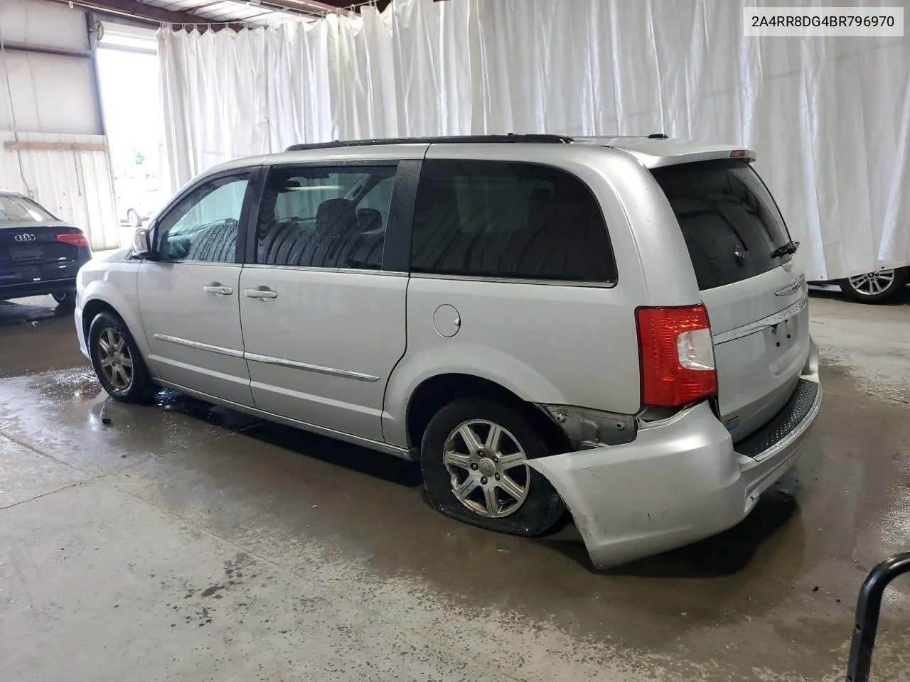 2A4RR8DG4BR796970 2011 Chrysler Town & Country Touring L