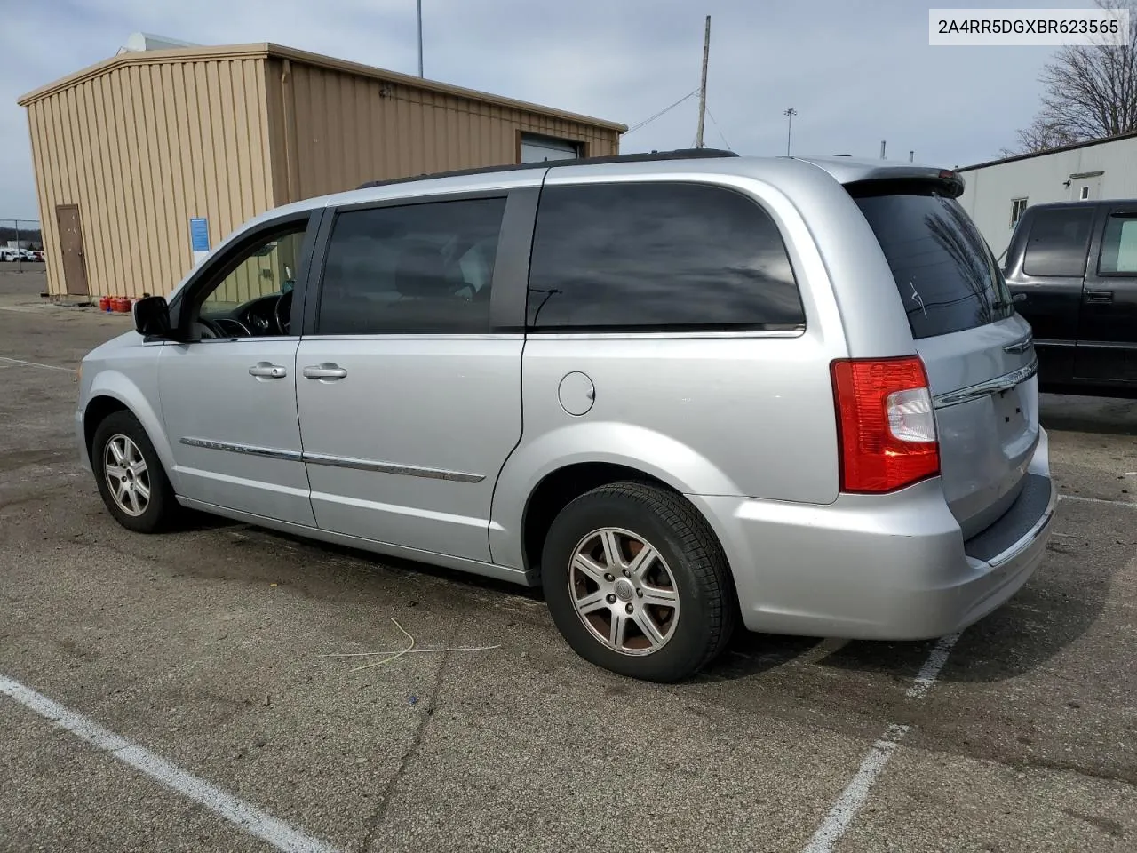 2A4RR5DGXBR623565 2011 Chrysler Town & Country Touring