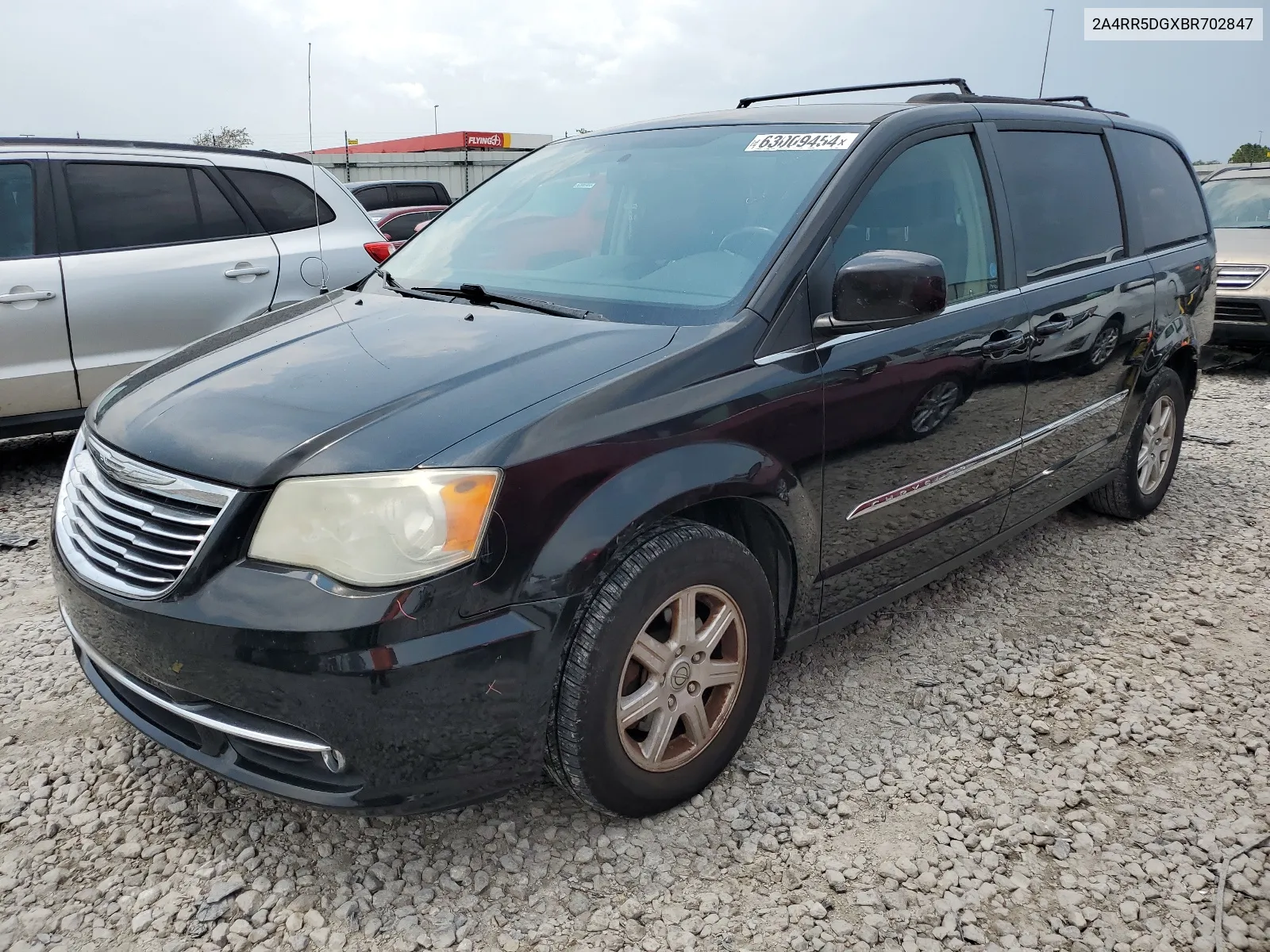 2011 Chrysler Town & Country Touring VIN: 2A4RR5DGXBR702847 Lot: 63009454