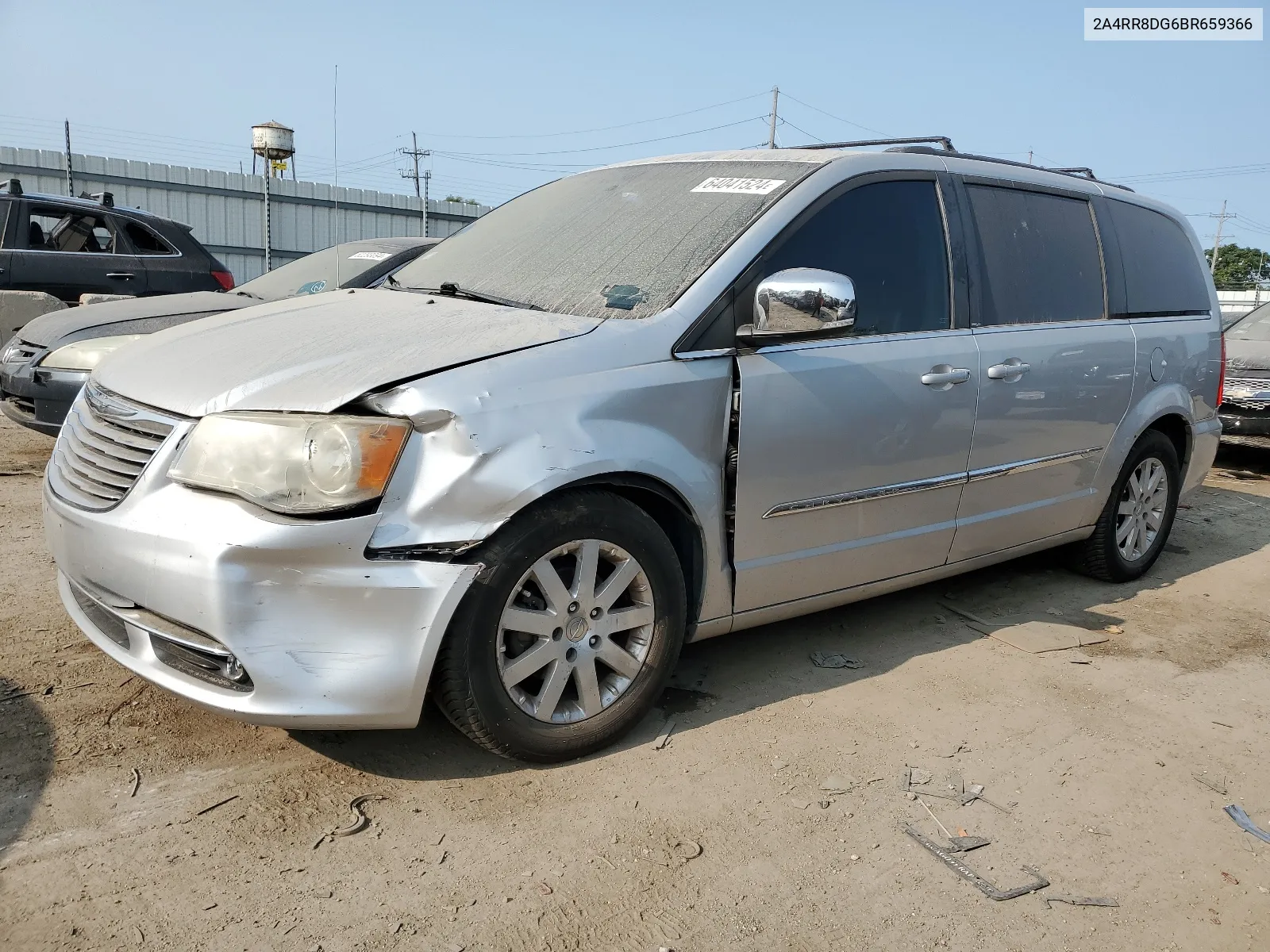 2A4RR8DG6BR659366 2011 Chrysler Town & Country Touring L