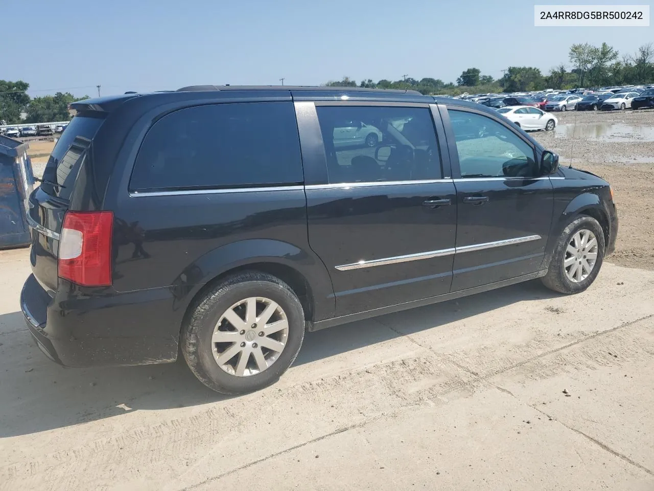 2A4RR8DG5BR500242 2011 Chrysler Town & Country Touring L