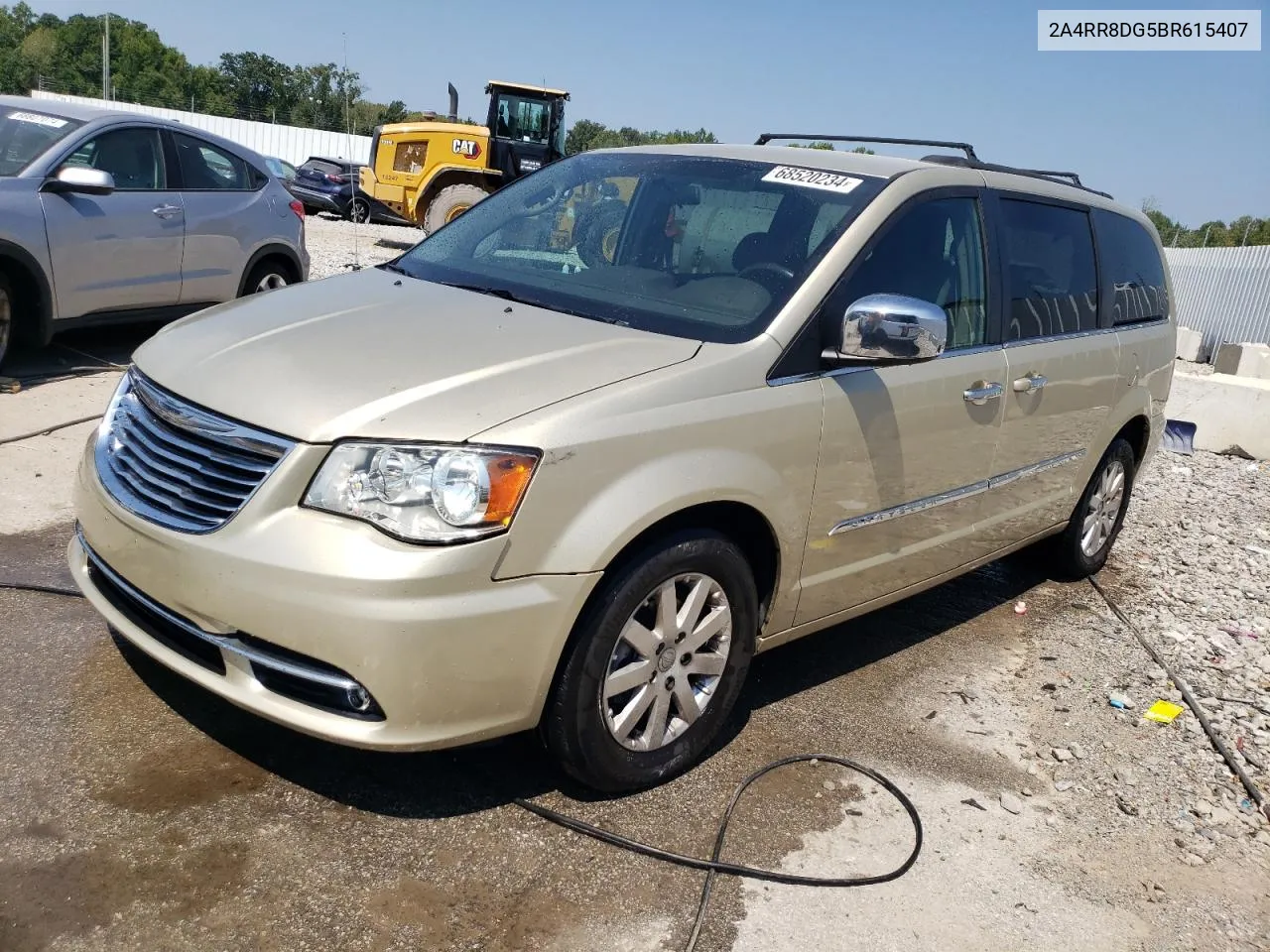 2A4RR8DG5BR615407 2011 Chrysler Town & Country Touring L