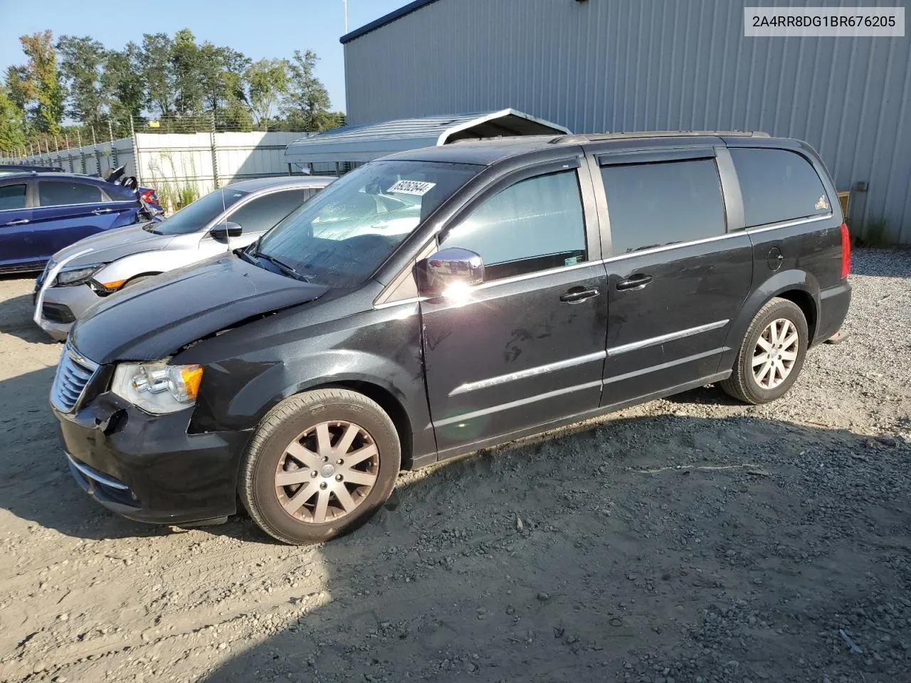 2A4RR8DG1BR676205 2011 Chrysler Town & Country Touring L