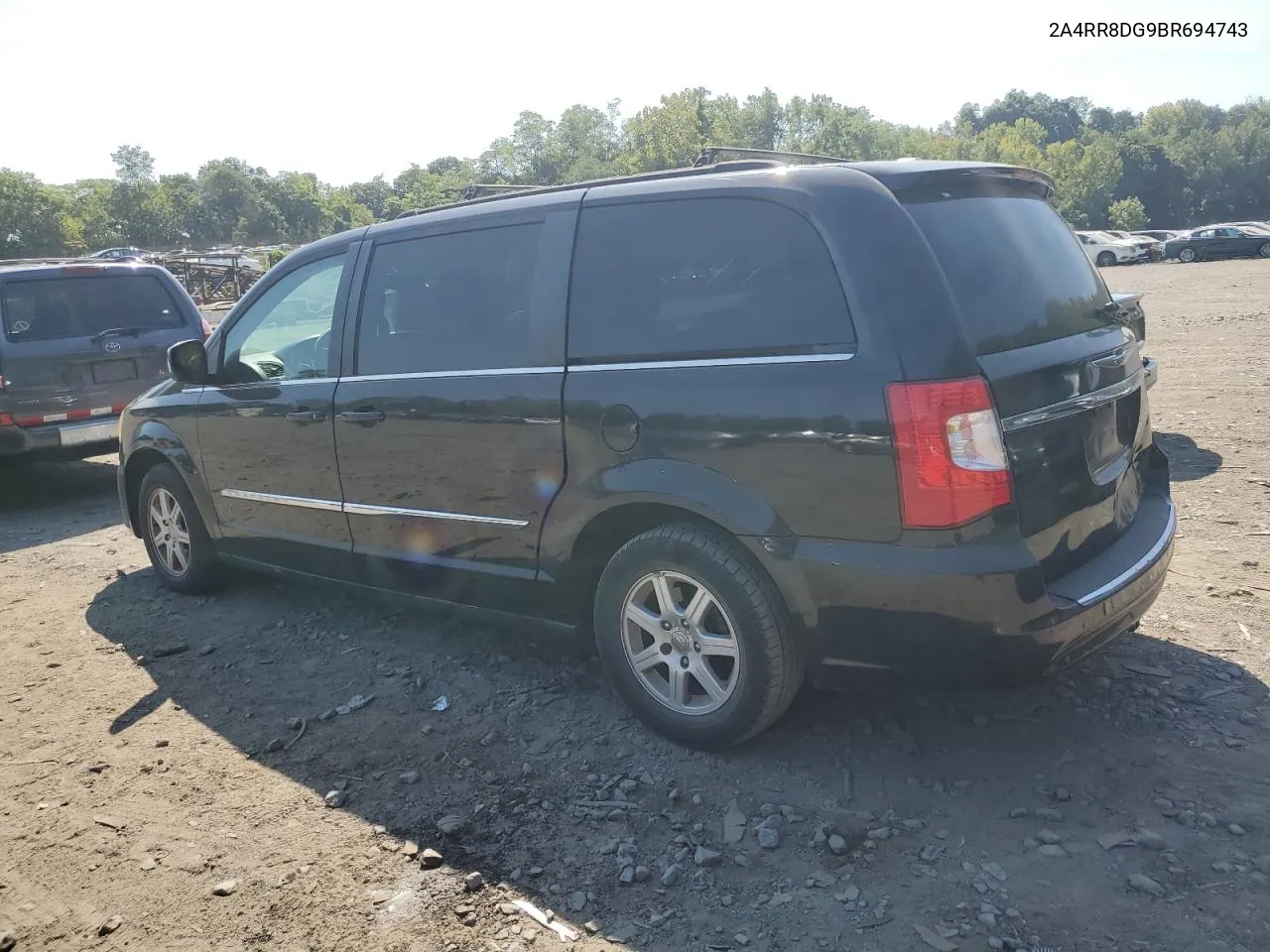 2011 Chrysler Town & Country Touring L VIN: 2A4RR8DG9BR694743 Lot: 70182344